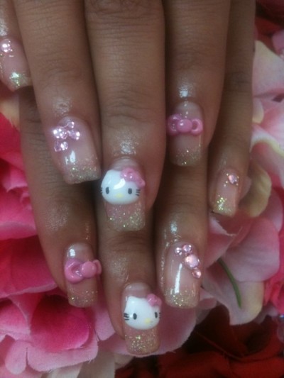hello kitty finger nails