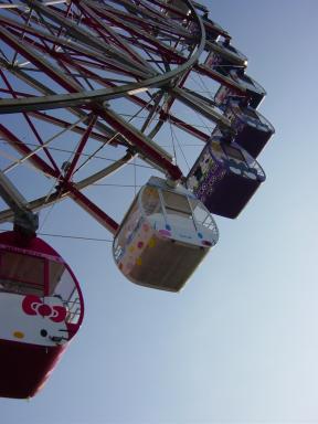 Hello Kitty Ferris wheel