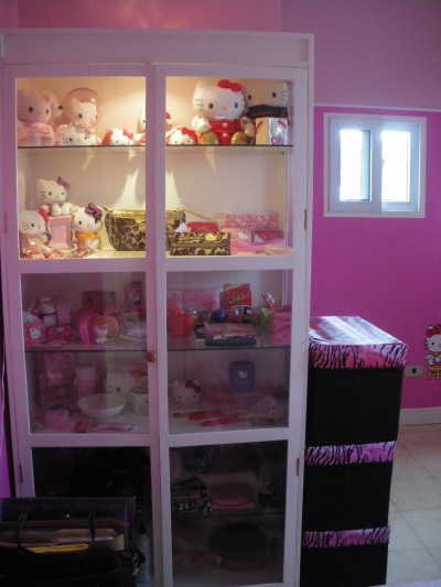 Hello Kitty room shelves