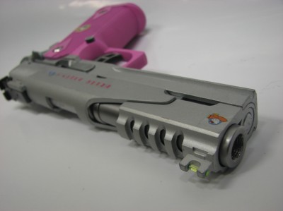 Hello Kitty pink gun