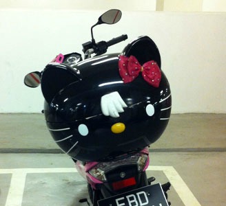 Hello Kitty scooter moped black face
