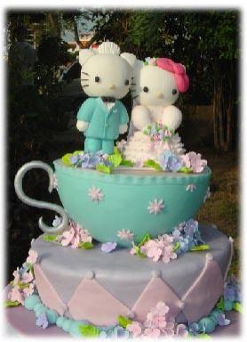 Hello Kitty wedding cake