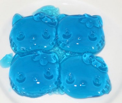 blue jello Hello Kitty mold