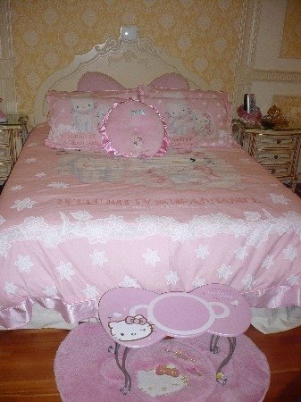 Hello Kitty bed