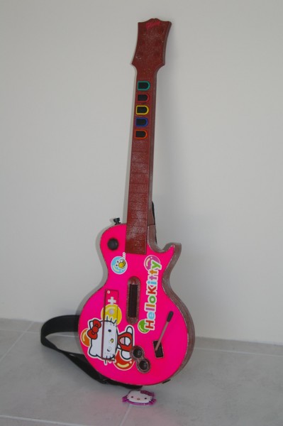 hello kitty guitar hero guitar