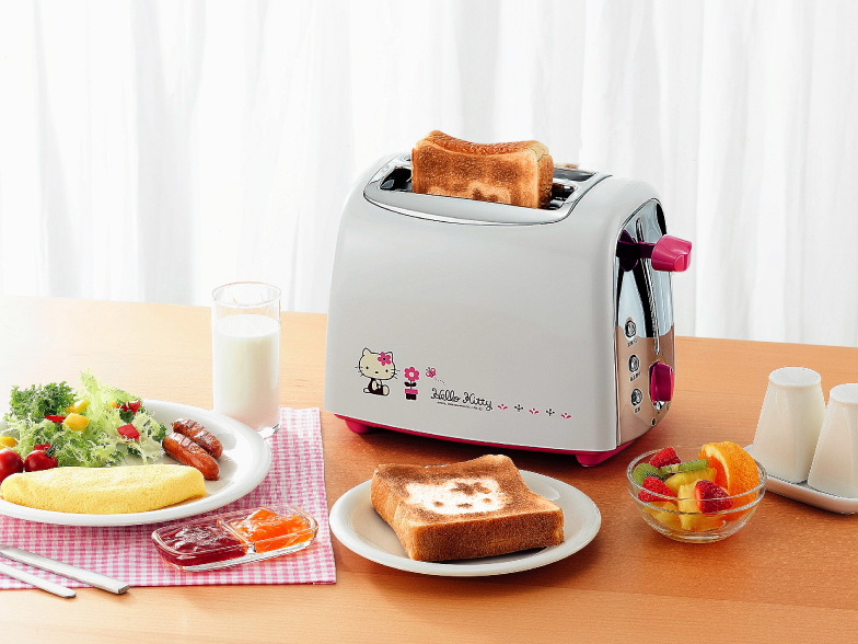 Hello Kitty Toaster by Spectra Merchandisin 