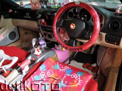 Hello Kitty Ferrari steering wheel