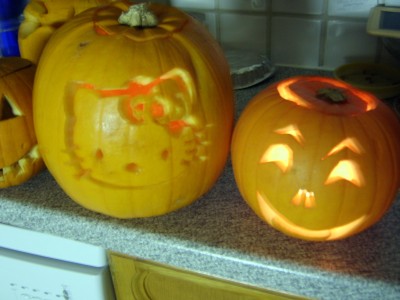 Hello Kitty pumpkin carving