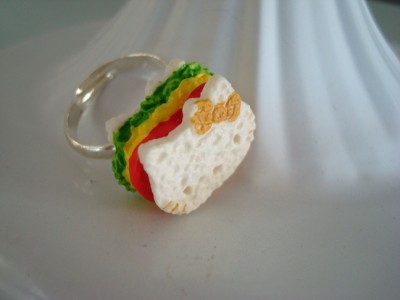 Hello Kitty sandwich ring